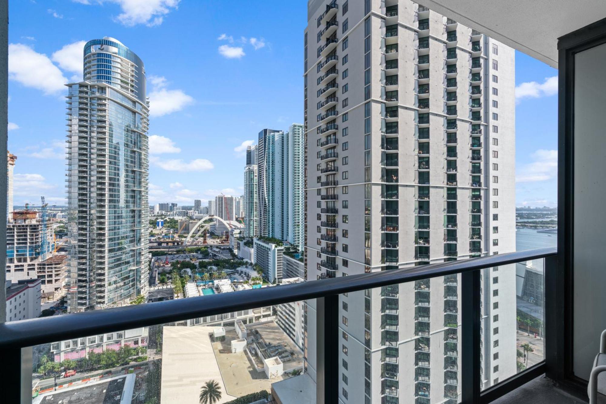 Apartment New Luxury 26th Floor In The Heart Of *